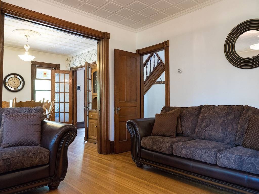 Copper Penny House - 2 Blocks von der Innenstadt und zu Fuß zu den Wasserfällen! in Niagara Falls, Niagara Fälle