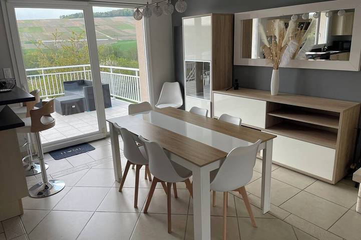 Location de vacances pour 6 personnes, avec Terrasse et Jardin à Baslieux-sous-Châtillon