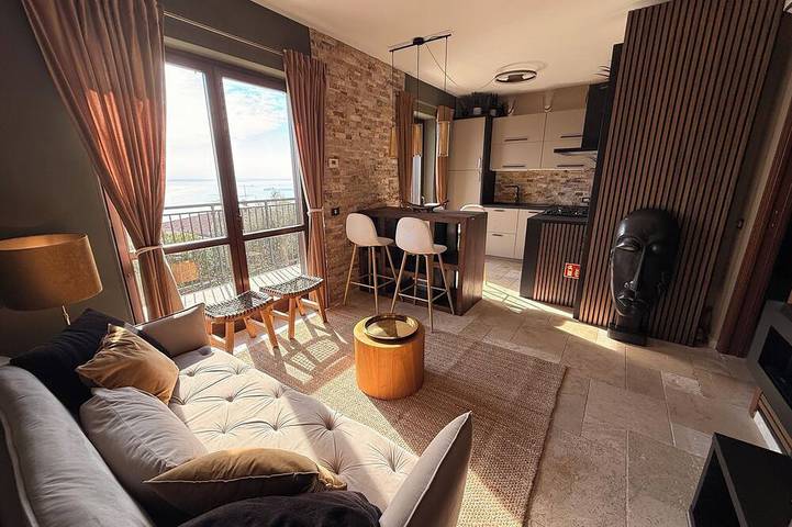 Ganze Wohnung, Deluxe Sky Lounge Boutique Penthouse Apartment-private Rooftop 360°Lake View M3 in Maderno, Toscolano-Maderno