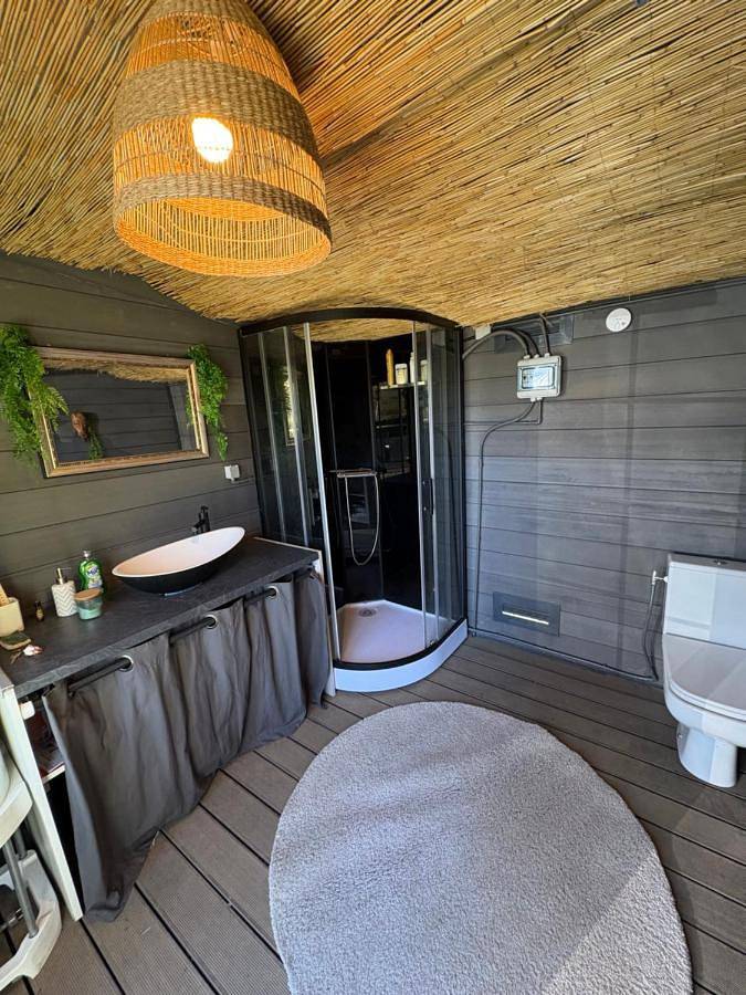 Tente pour 2 personnes, avec Jacuzzi ainsi que Terrasse et Jardin en Ille-et-Vilaine - 3