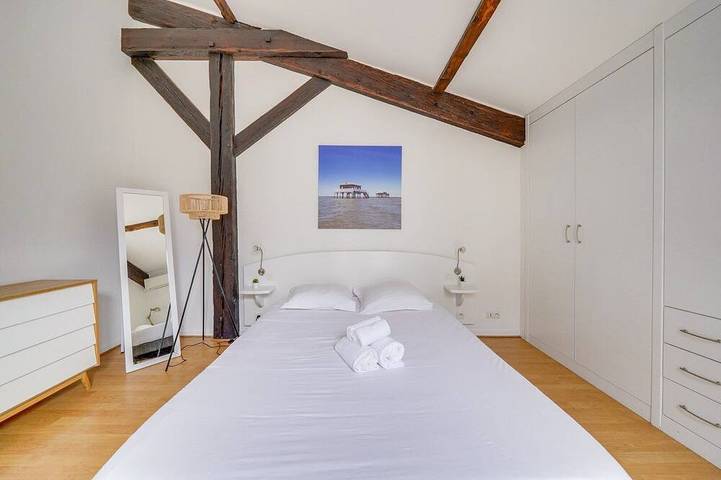 Appartement entier, Bel apt climatisé 2 chambres avec patio in Bègles, Région de Bordeaux