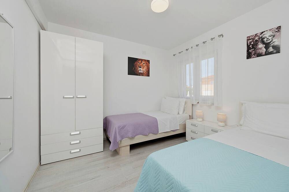 Holiday house \"Sabine pink\" in Pinezici, Krk