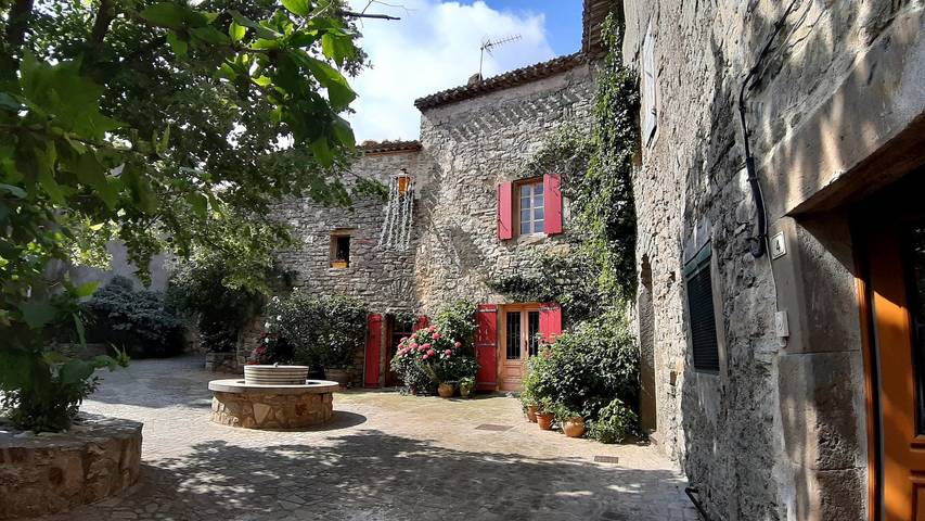 Apartamento entero, Le Petit Bussac: Un Encanto Auténtico en el Corazón del Minervois in Aigne, Costa mediterránea (Francia)