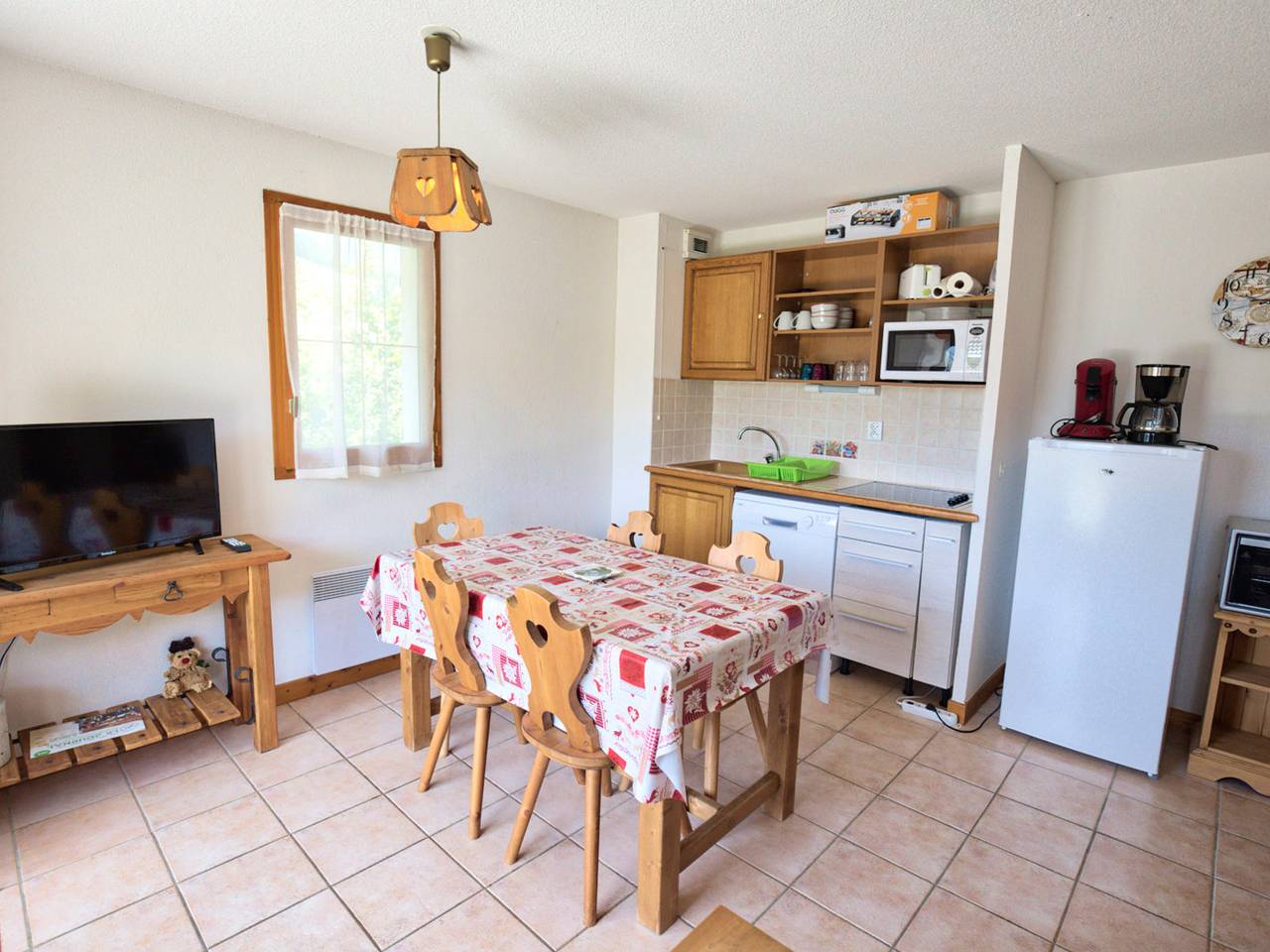 Apartamento entero, Apartamento a pie de pistas con gran terraza y estacionamiento in Flumet, Albertville region