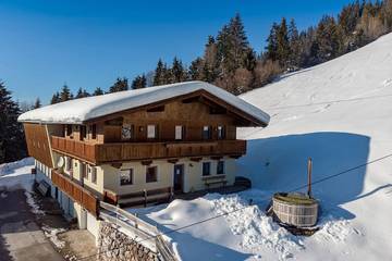 Chalet für 11 Personen, mit Balkon und Whirlpool sowie Garten, mit Haustier in SkiWelt Wilder Kaiser - Brixental