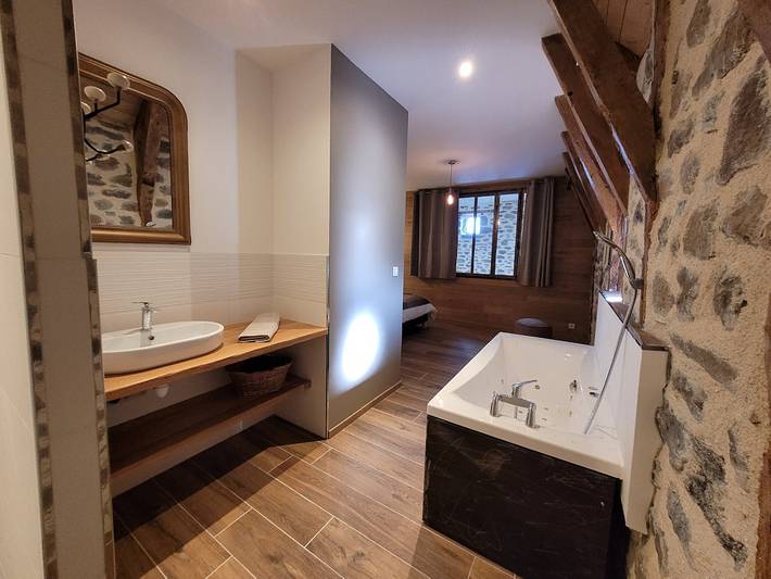 Gîte pour 6 personnes, avec terrasse à Laguiole - 4