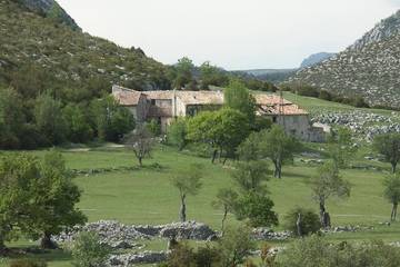 Gîte pour 4 personnes, avec terrasse et jardin à Trigance