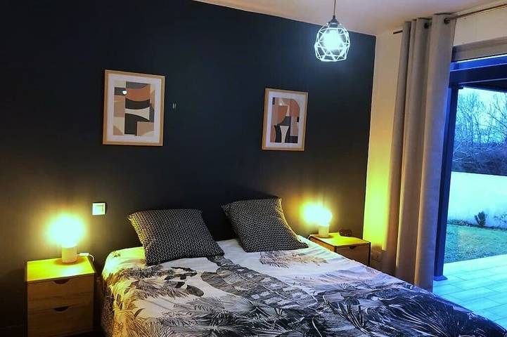 Location de vacances pour 4 personnes, avec jardin dans Yves - 3