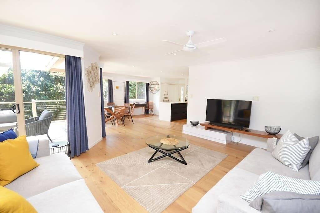 \"Happy Ours\" - Walking Distance to Shops & Beach in Avoca Beach, New South Wales