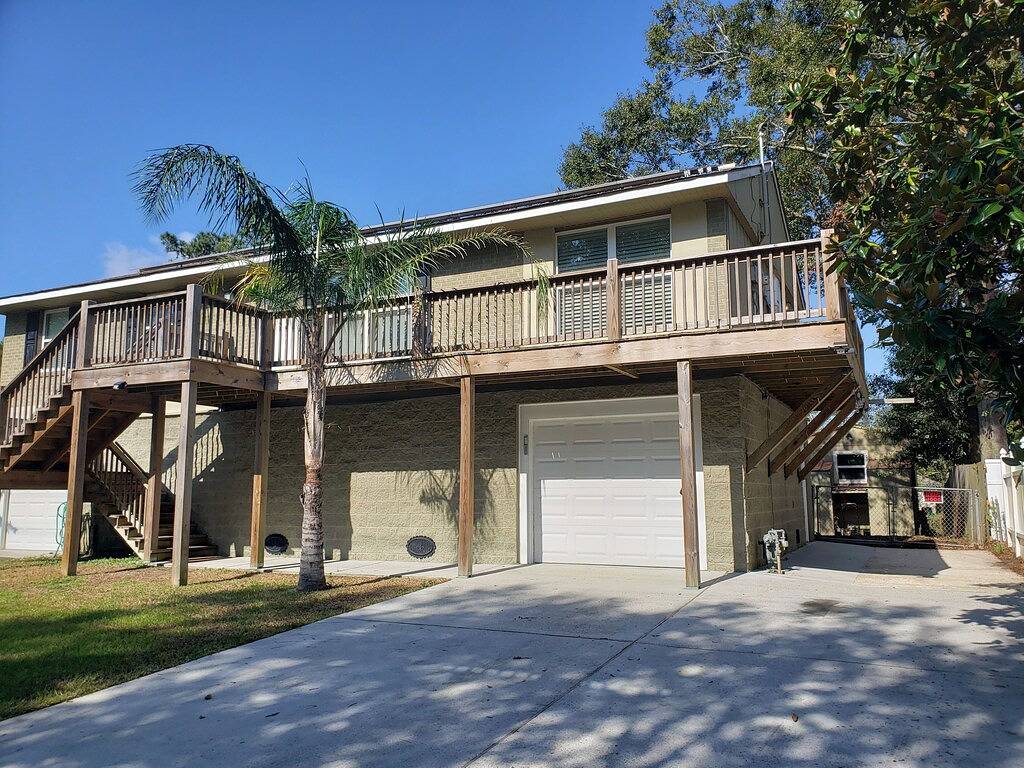 Waterfront 4 bedroom. Discount available for extended or monthly rentals! in Slidell, Lake Pontchartrain