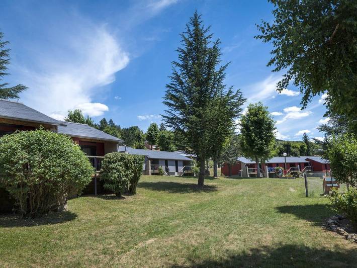 Location de vacances pour 4 personnes, avec terrasse et piscine, animaux acceptés à Meyrueis