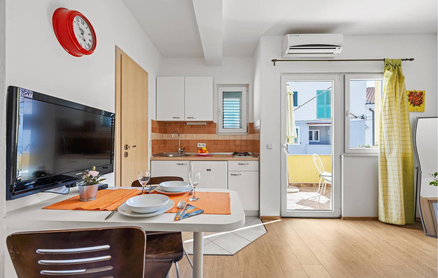 Ganze Ferienwohnung, Ferienwohnung für 3 Personen mit Garten in Raslina, Šibenik-Knin
