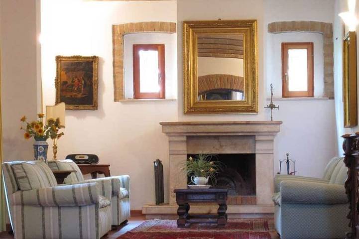 Splendido casale indipendente da 22 posti letto. Grande soggiorno, Piscina privata. Posizione panora in Monteroni d'Arbia, Siena e dintorni