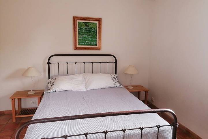 Location de vacances pour 8 personnes, avec jardin et terrasse à Le Puy-Sainte-Réparade - 3