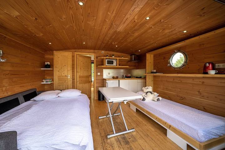 Péniche pour 5 personnes, avec Terrasse et Piscine à Chassenard - 3