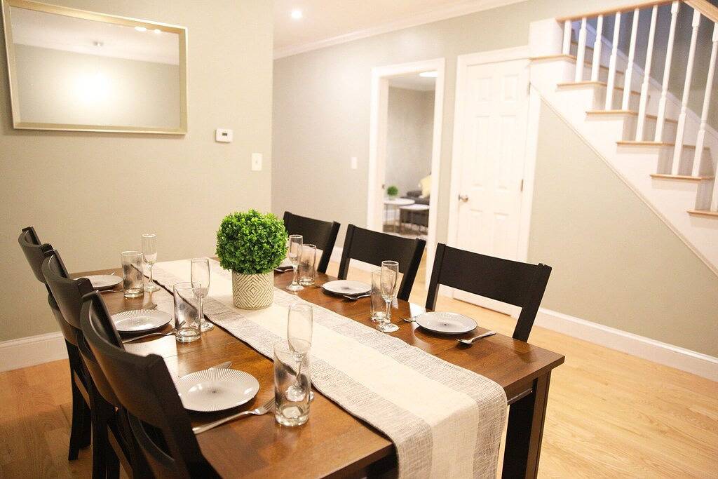 Ganze Wohnung, Newly Renovated Modern Retreat l Near T in Boston, Massachusetts