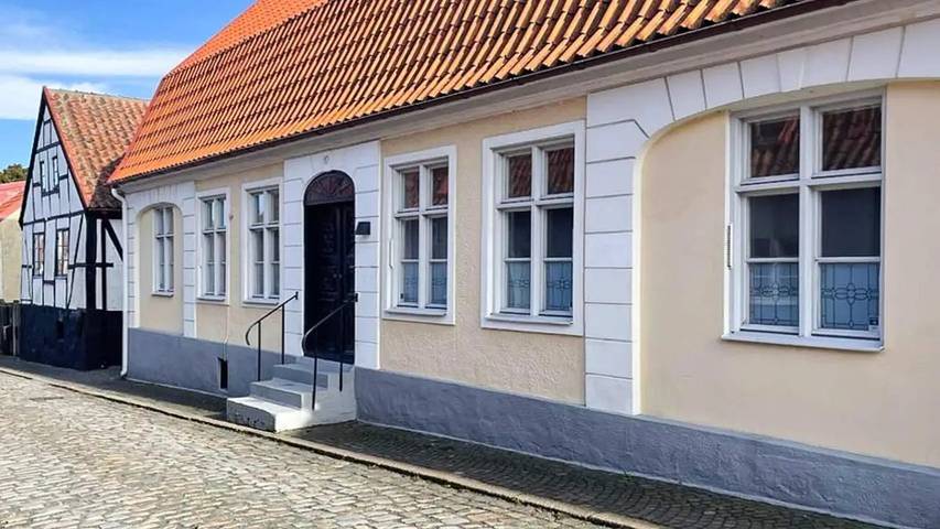 Ferienhaus für 9 Personen, mit Garten in Simrishamn