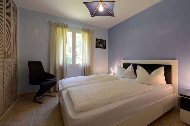 Location de vacances pour 6 personnes, avec terrasse et piscine, animaux acceptés à Beaumont-du-Périgord - 2