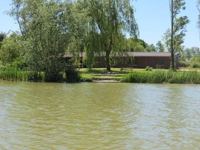 Chalet pour 6 personnes, avec Jardin ainsi que Vue sur le lac et Vue