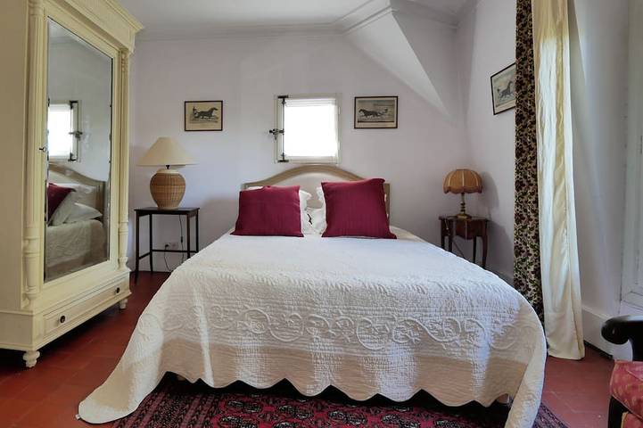 Apartamento entero, Apartment 1 in a 2-star-rated writer's house in Sommières, Costa mediterránea (Francia)