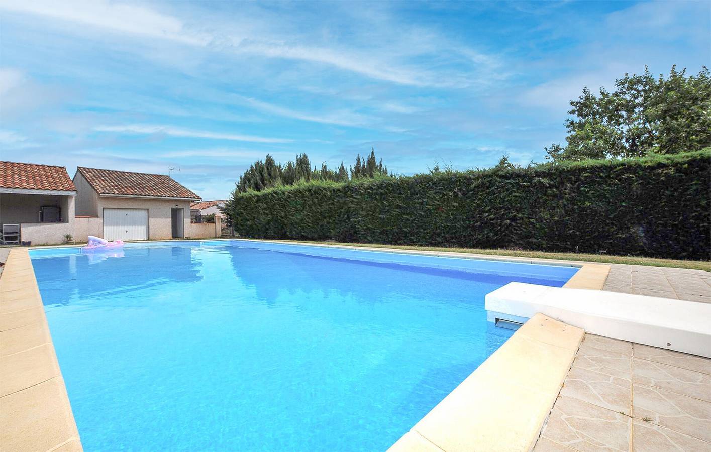 Encantador apartamento con piscina, wifi y aparcamiento cerca del centro de Gaillac in Gaillac, Región de Albi