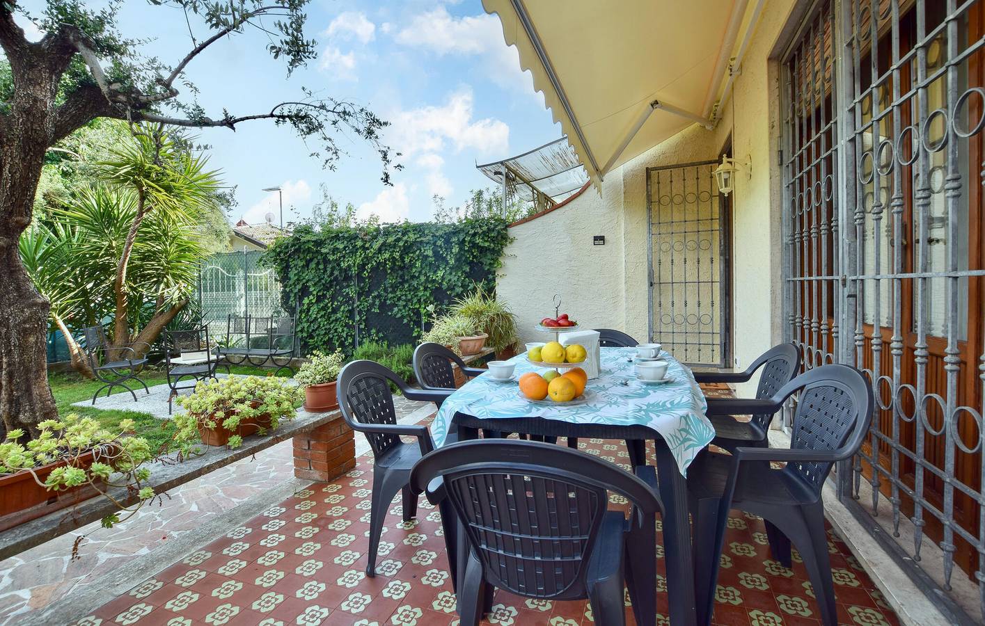 Incantevole appartamento di 90 m² con giardino, Wi-Fi e parcheggio, a 800 m dai ristoranti in Forte dei Marmi, Riviera Toscana