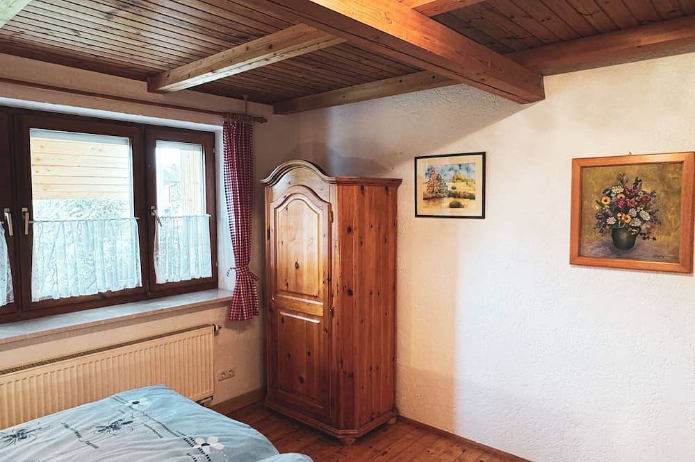 Ganze Wohnung, Idyllische Lage trifft Komfort – geräumige Wohnung mit toller Ausstattung in Windorf, Ostbayern