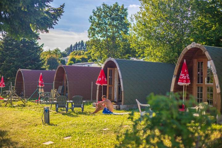 Camping pour 4 personnes, avec jardin ainsi que vue et sauna, animaux acceptés