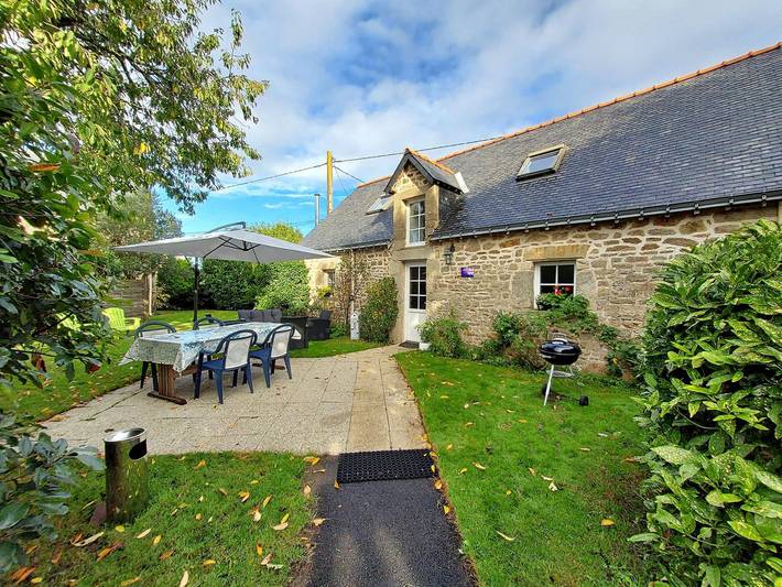 Gîte pour 4 personnes, avec piscine ainsi que jardin et terrasse à Merlevenez - 2