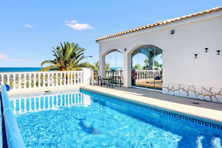 Ferienhaus 'Melodie Delfin' mit Bergblick, Wi-Fi und Klimaanlage in Montgo, Dénia