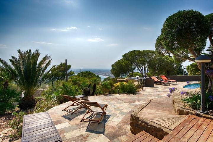 Chambre d’hôte pour 2 personnes, avec piscine ainsi que vue et jardin à Roses - 4