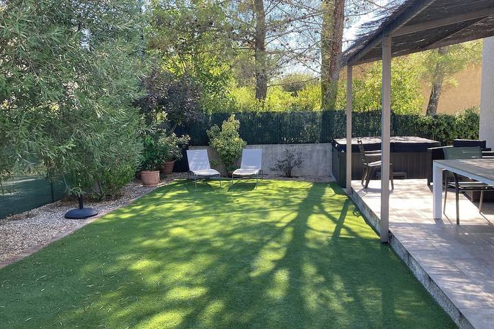 Villa pour 4 personnes, avec Jacuzzi et Jardin