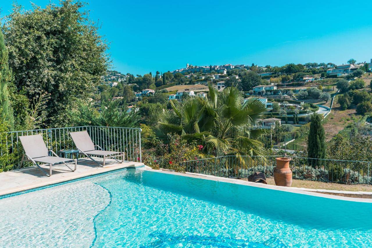 Double Room with Private Bathroom in Saint-Paul-de-Vence, Côte méditerranéenne (France)