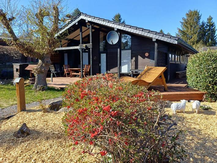 Ferienhaus für 6 Personen, mit Terrasse und Garten sowie Ausblick in Bromskirchen
