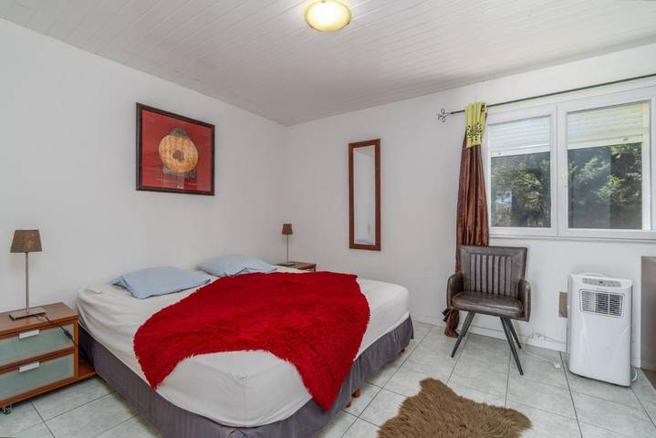 Chambre d’hôte pour 2 personnes, avec jardin ainsi que piscine et jacuzzi