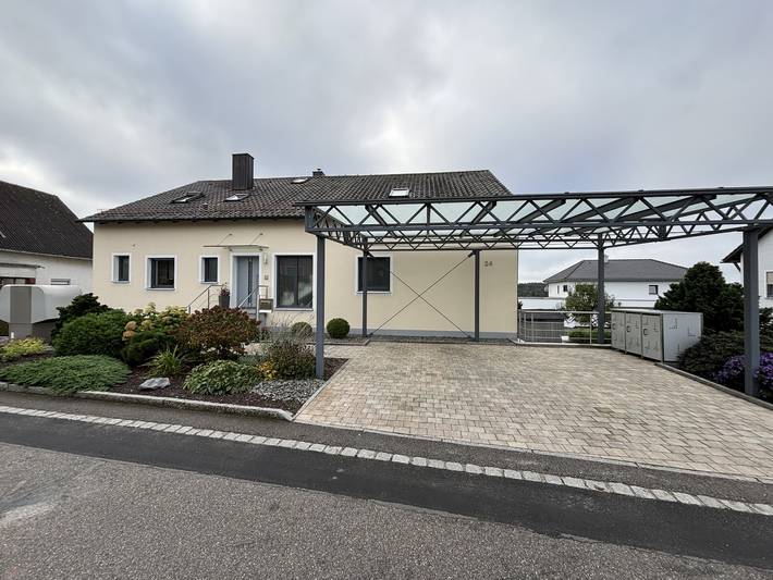 Ferienwohnung für 4 Personen, mit Terrasse und Garten in Wackersdorf