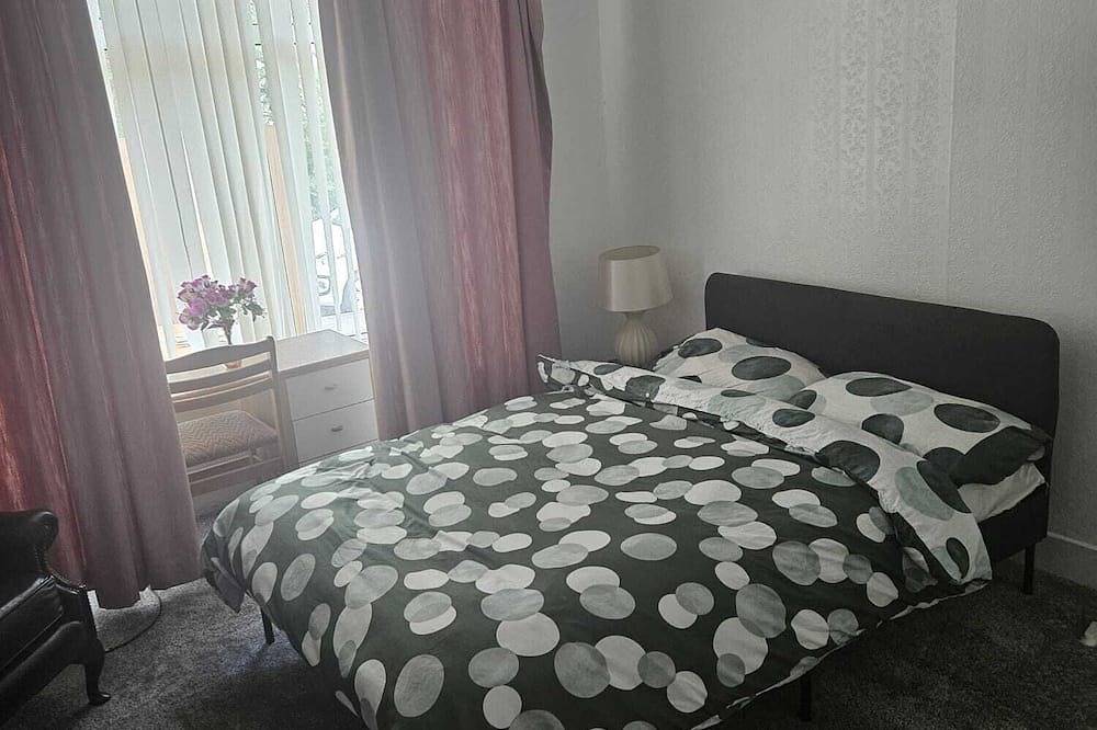 3cosy bedroom in a good location in Bolton, Grand Manchester