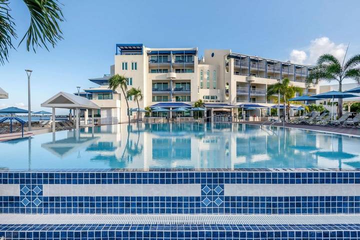 Bungalow für 4 Personen, mit Balkon und Whirlpool sowie Pool in St. Martin