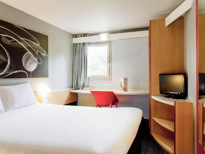 Hôtel pour 2 personnes, avec piscine et jardin à Dardilly - 2