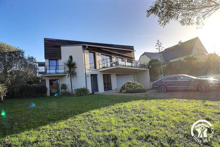 Gîte pour 8 personnes, avec terrasse et jardin - 1