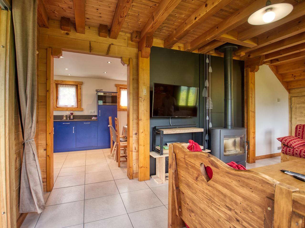 Ruhiges Chalet in Morillon mit Jacuzzi, Nähe Ski-Bus und Radunterstellplatz in Station de Morillon, Grand Massif