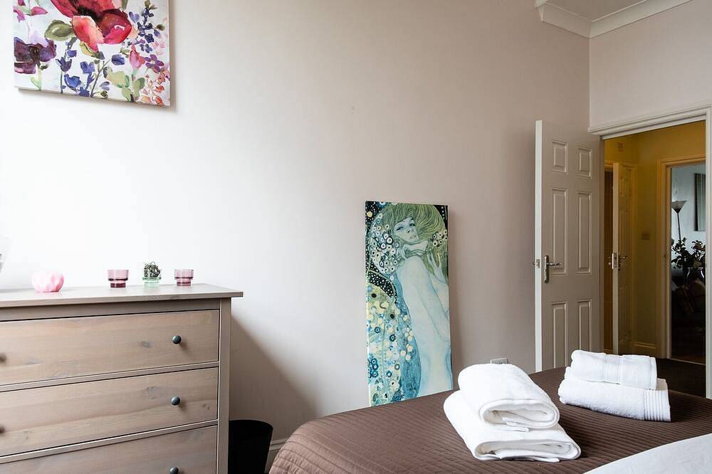 Apartamento entero, Maravilloso apartamento de 2 dormitorios y 1 baño en Camden Town in Camden, Londres