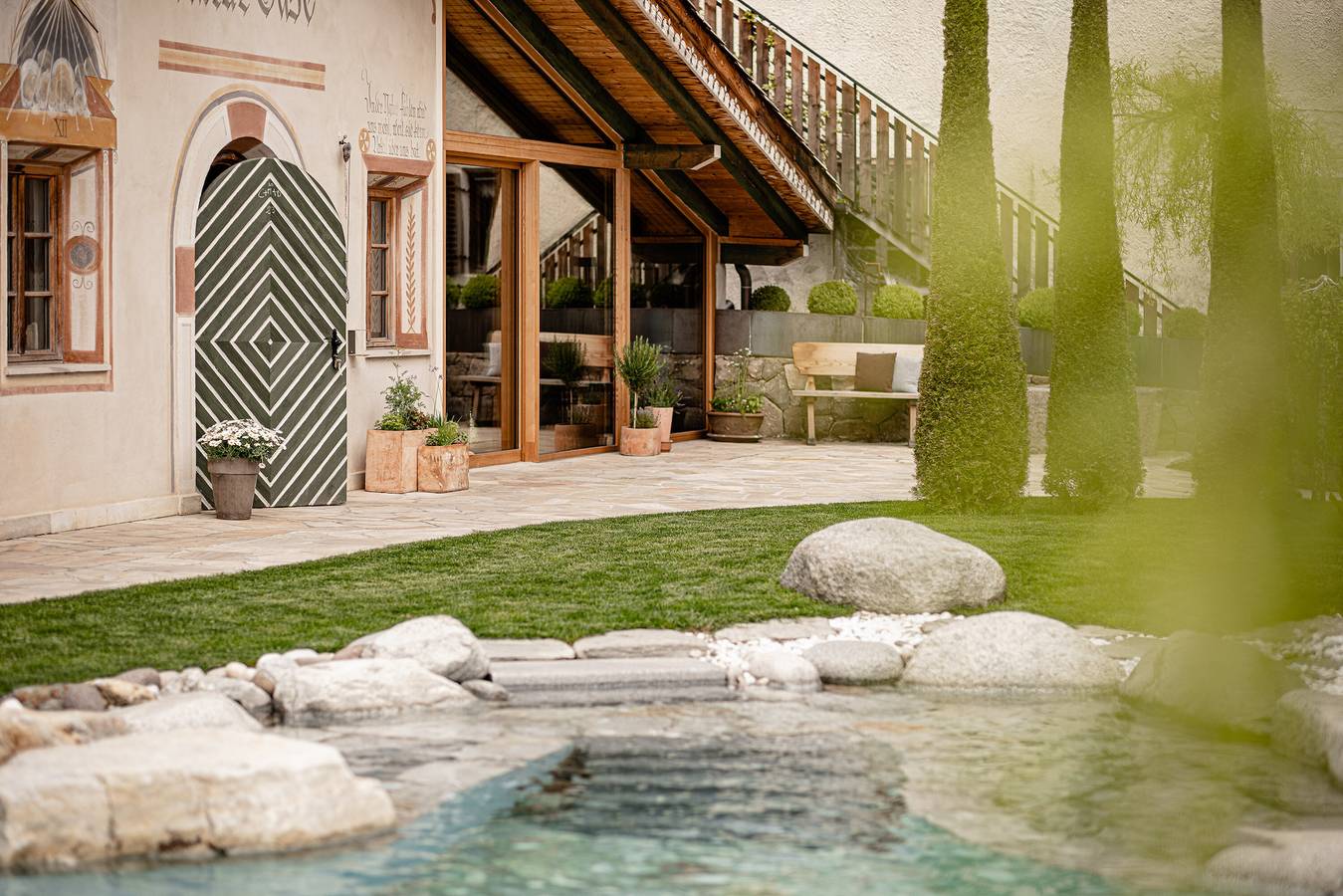 Appartamento intero, Appartamento 'Naturoase Stegerhof Ringelblume' con vista sulle montagne, piscina in comune e sauna in Trodena nel parco naturale, Alto Adige
