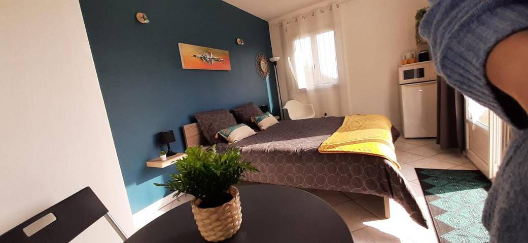 Gîte pour 2 personnes, avec vue ainsi que piscine et jardin à Cavagnac - 4