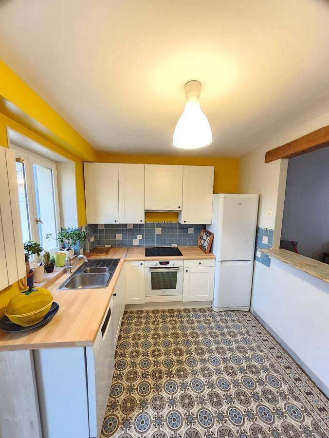 Charmante Briarde simple et de bon goût, avec Terrasse et Jardin - 4 à10 personnes in Villiers-sur-Morin, Seine-et-Marne