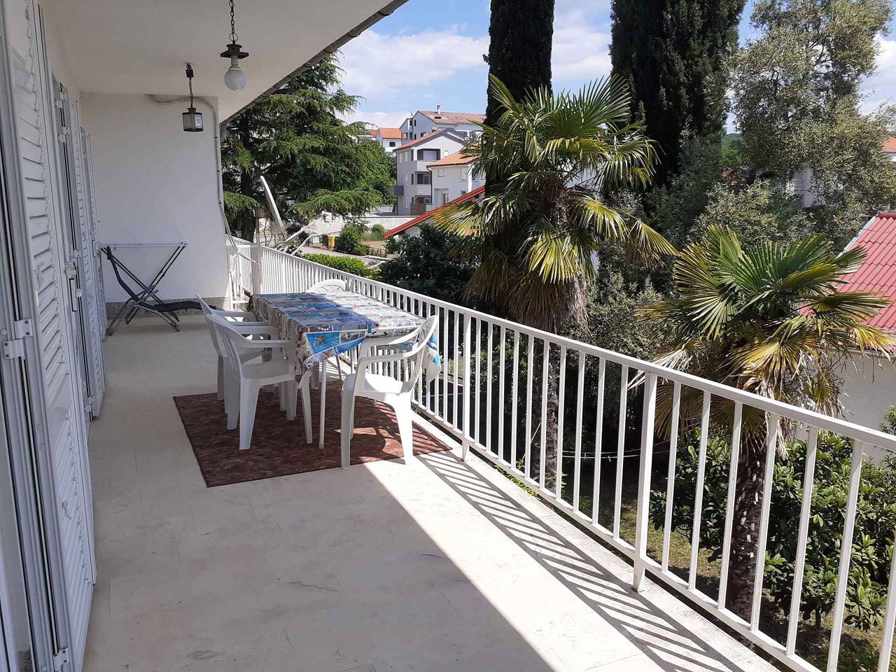 Entire vacation apartment, Holiday apartment with balcony and air conditioning  in Malinska-Dubašnica, Krk