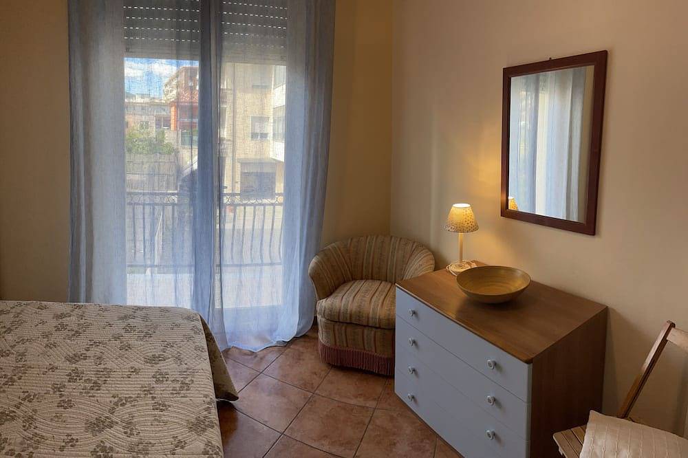 Entire apartment, Casa Greta 5 minutes walk from the beautiful beaches and cycle path.\nbalcony in Taggia (City), Taggia