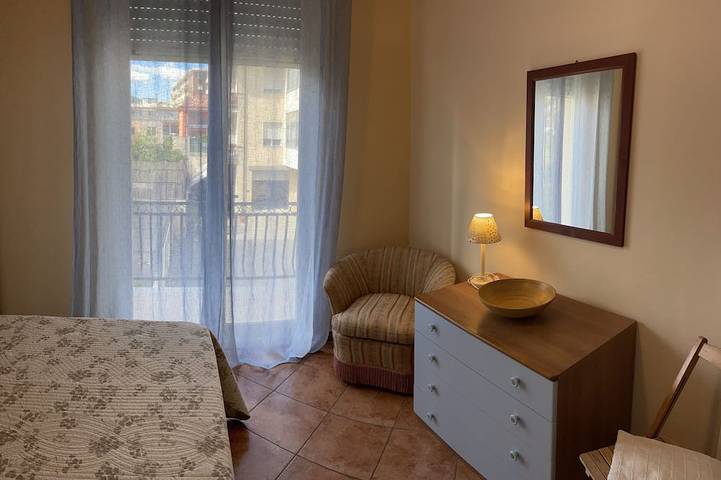 Ganze Wohnung, Haus Greta 5 Minuten zu Fuß von schönen Stränden und Radweg. Balkon in Taggia (stadt), Taggia