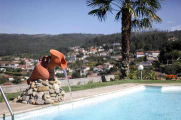 Gîte pour 4 personnes, avec jardin ainsi que piscine et balcon dans Santo Tirso