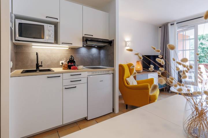 Gîte pour 4 personnes, avec Balcon ainsi que Terrasse et Piscine dans Moliets-Plage - 4